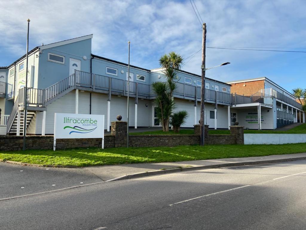 Ilfracombe Apartments エクステリア 写真